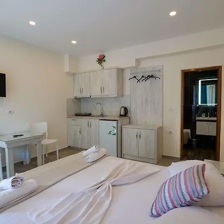 Ari Apartment