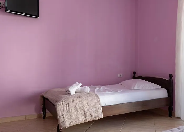 Ari Apartment *
