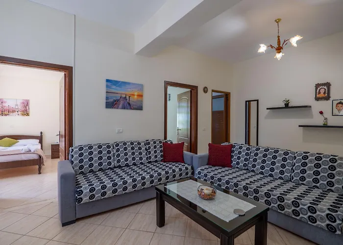 Ari Apartment *